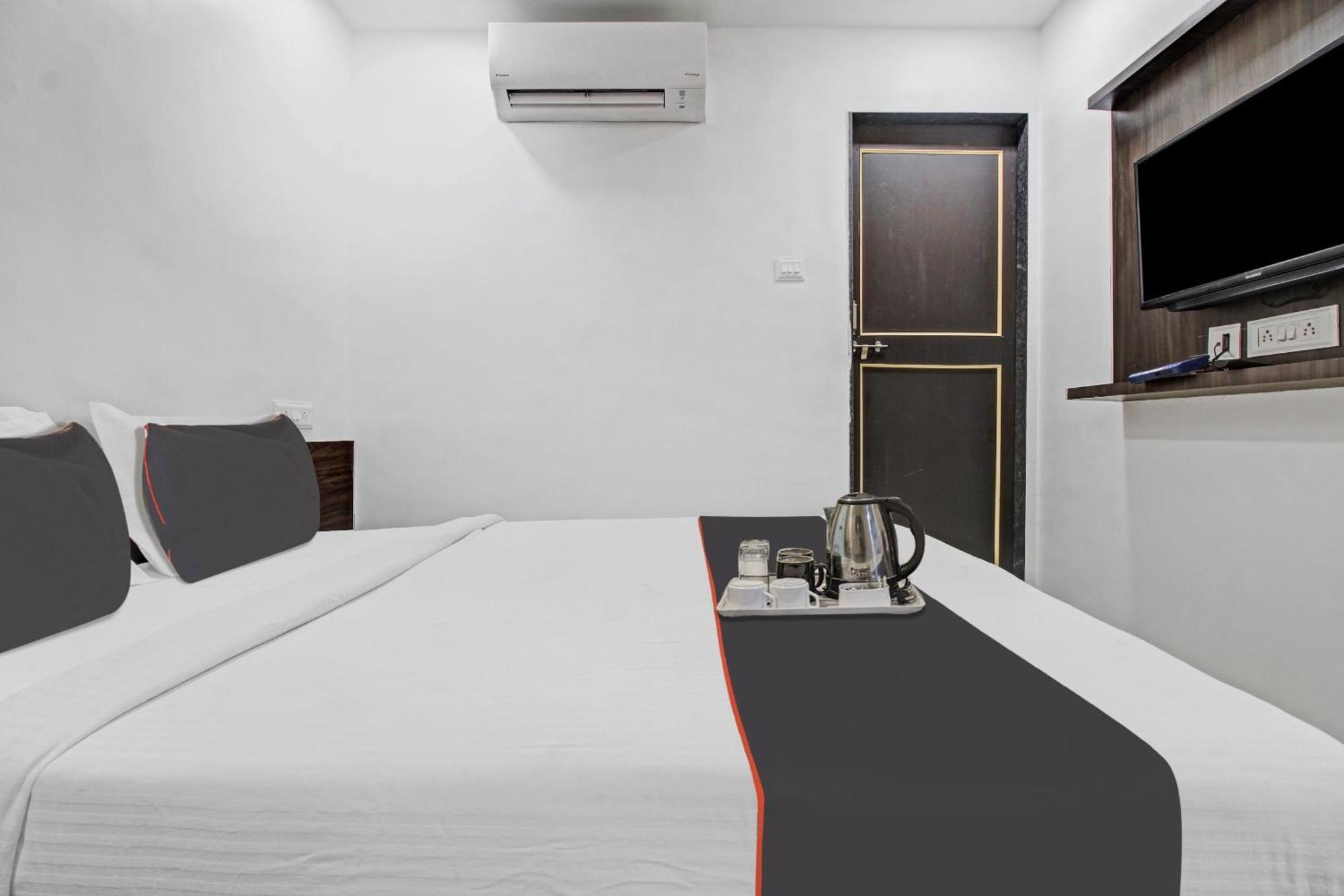 Collection O Sairaj Lodging & Boarding Shikrapur Exterior foto